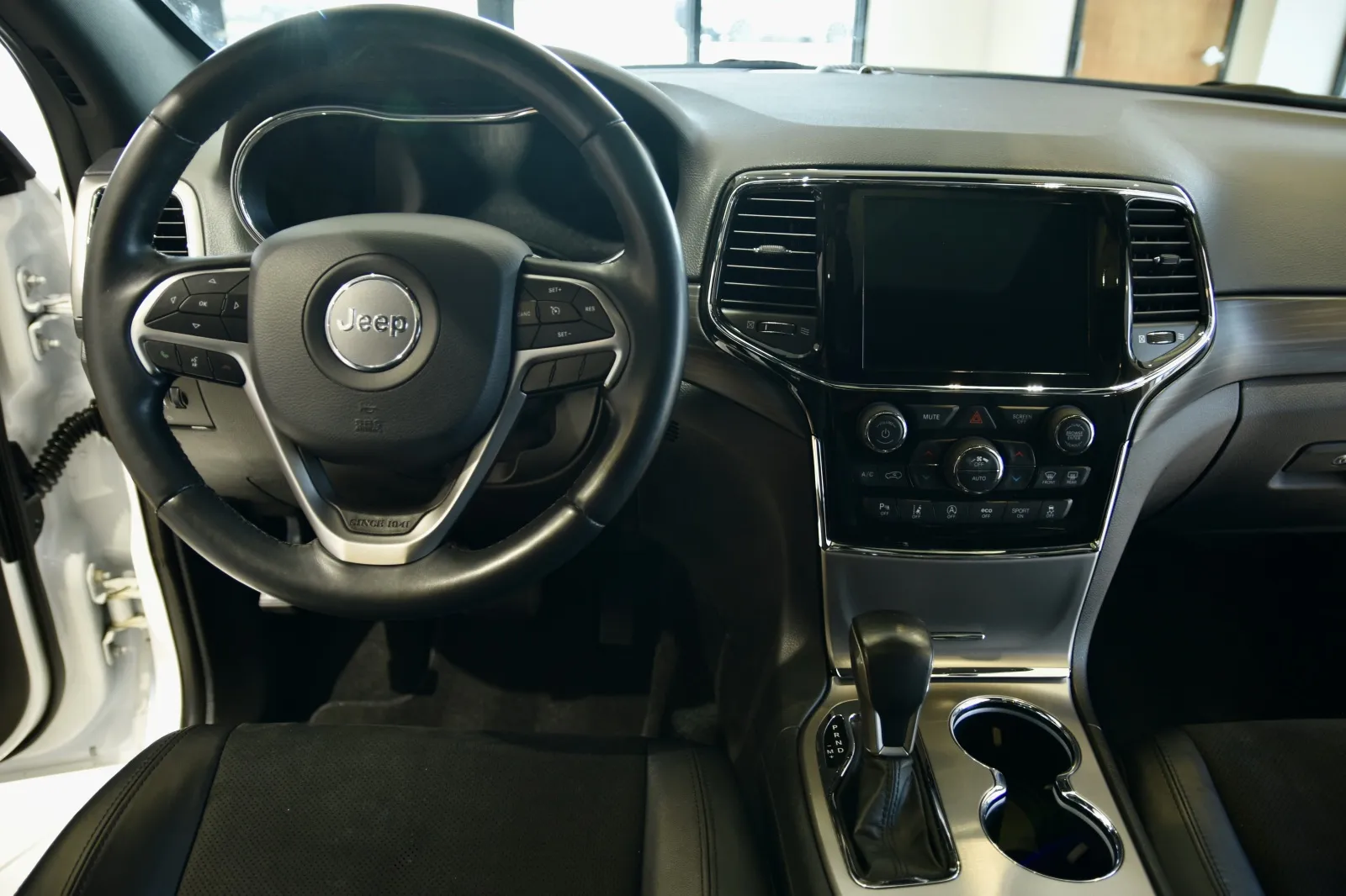2022 Jeep Cherokee Laredo X Altitude photo 23