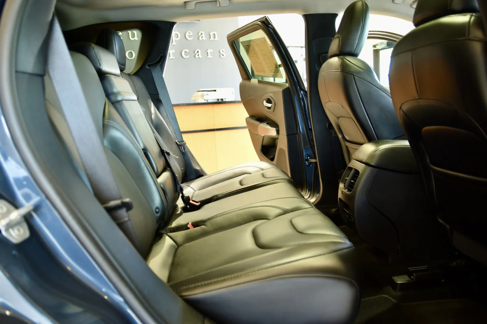 2019 Jeep Cherokee Limited photo 19