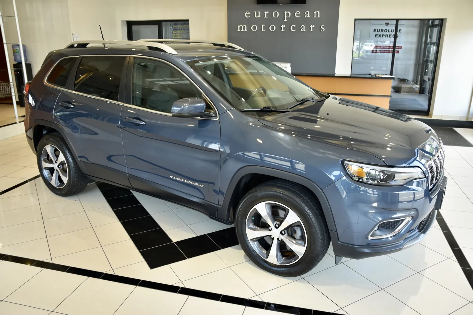 2019 Jeep Cherokee Limited photo 3