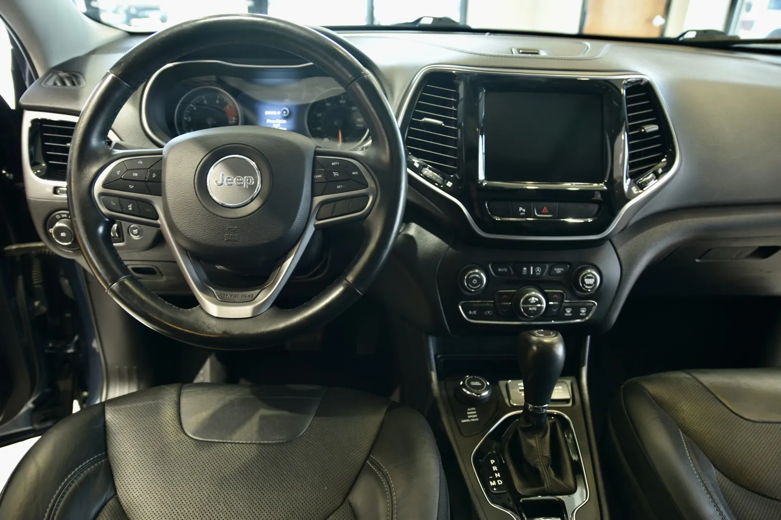 2019 Jeep Cherokee Limited photo 23