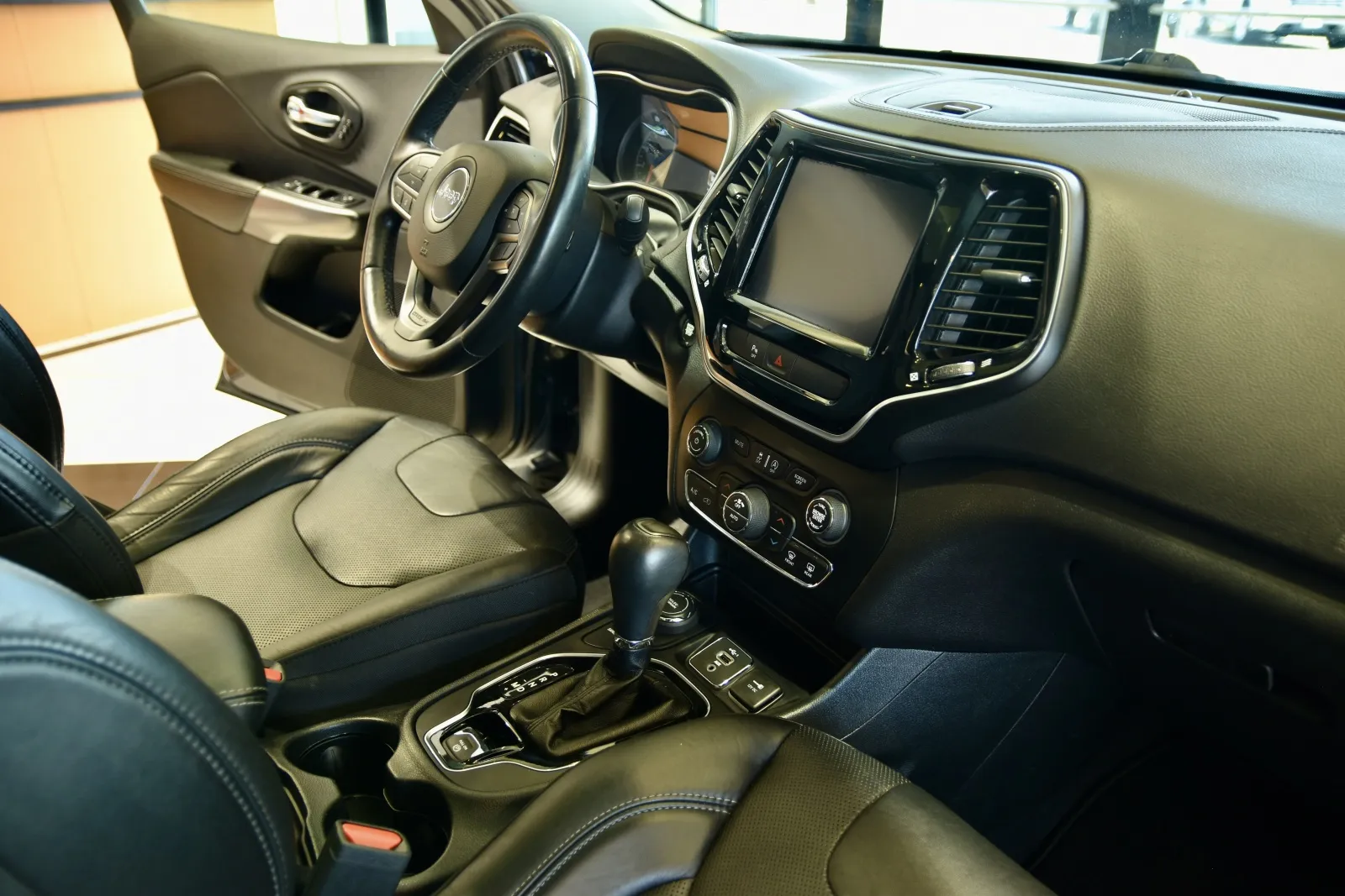 2019 Jeep Cherokee Limited photo 9