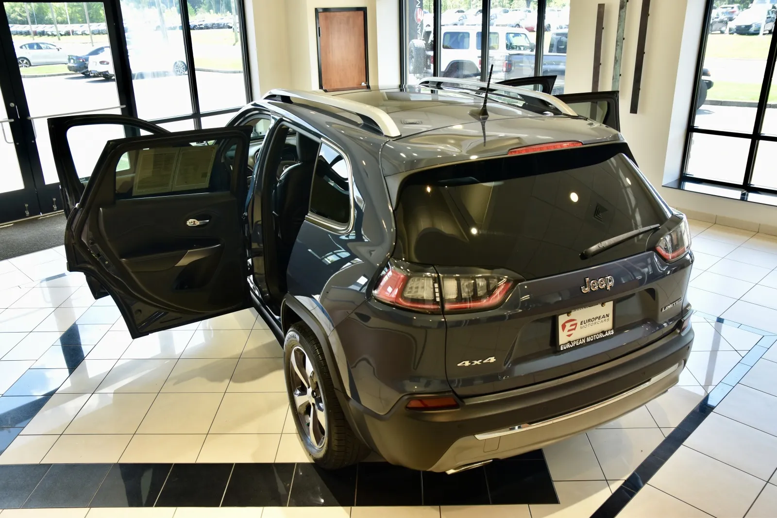 2019 Jeep Cherokee Limited photo 14
