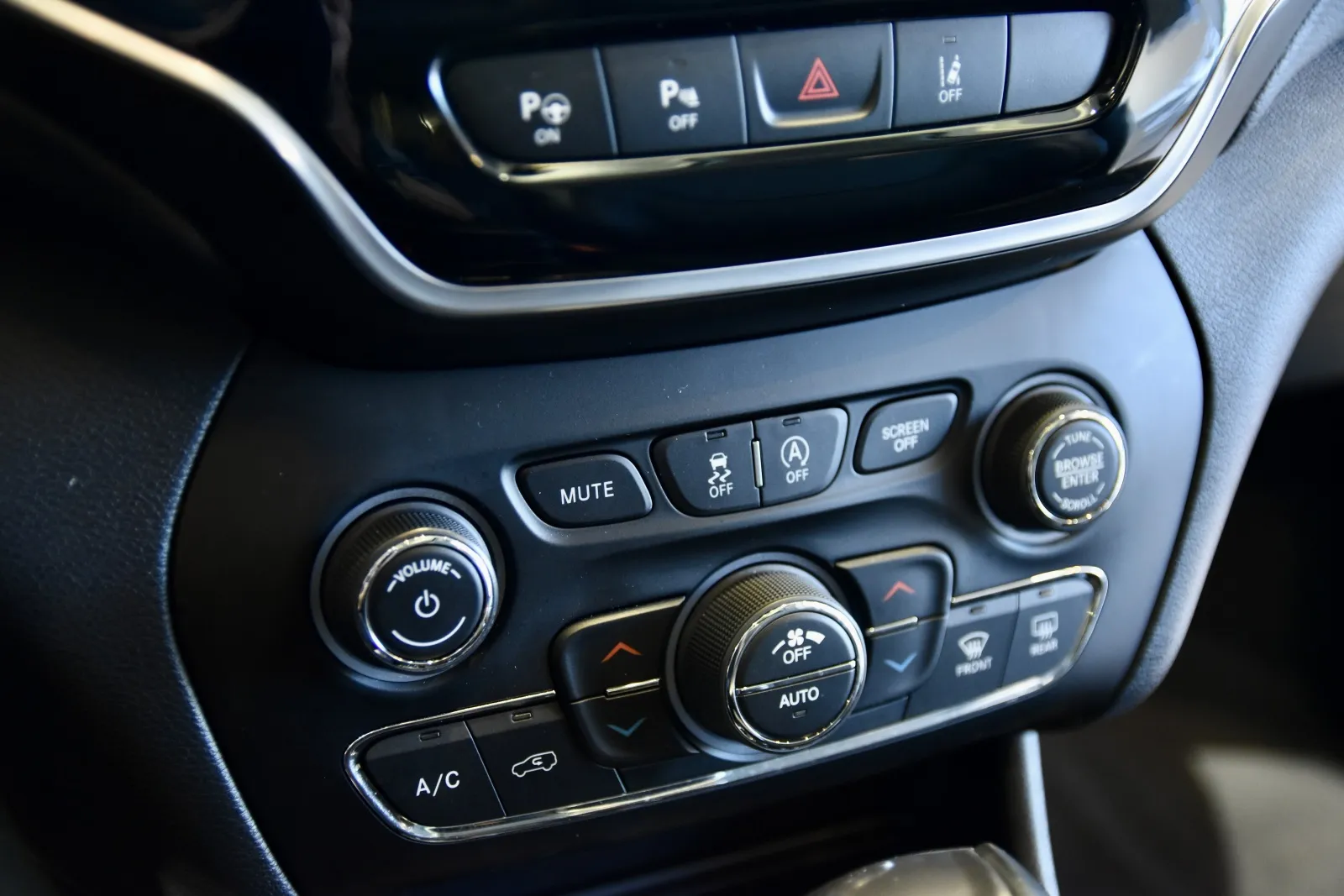 2021 Jeep Cherokee Limited photo 13