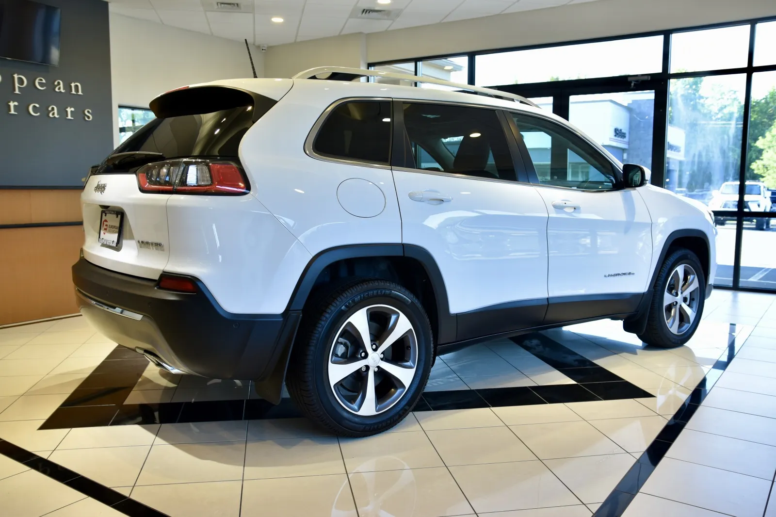 2021 Jeep Cherokee Limited photo 19