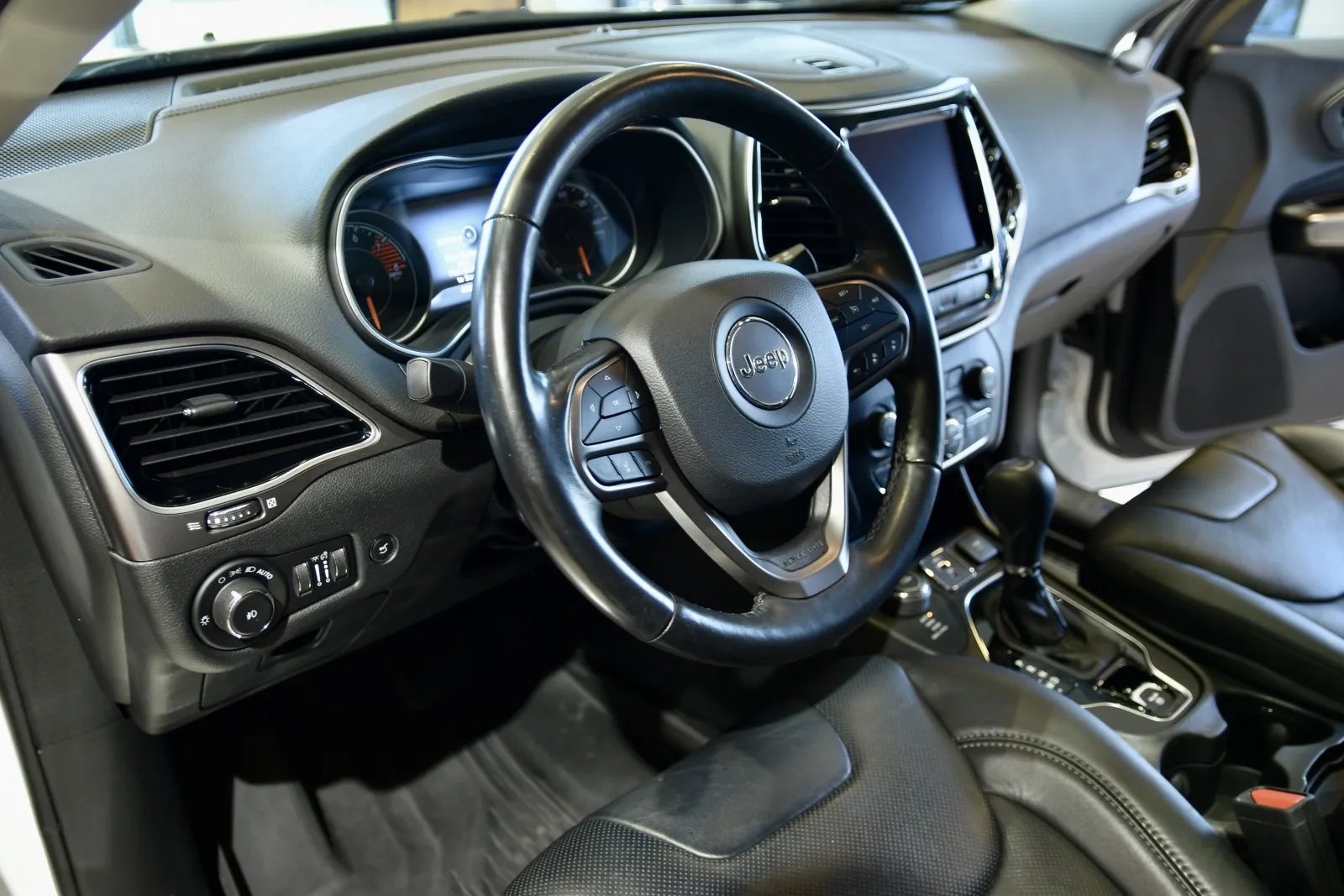 2021 Jeep Cherokee Limited photo 12