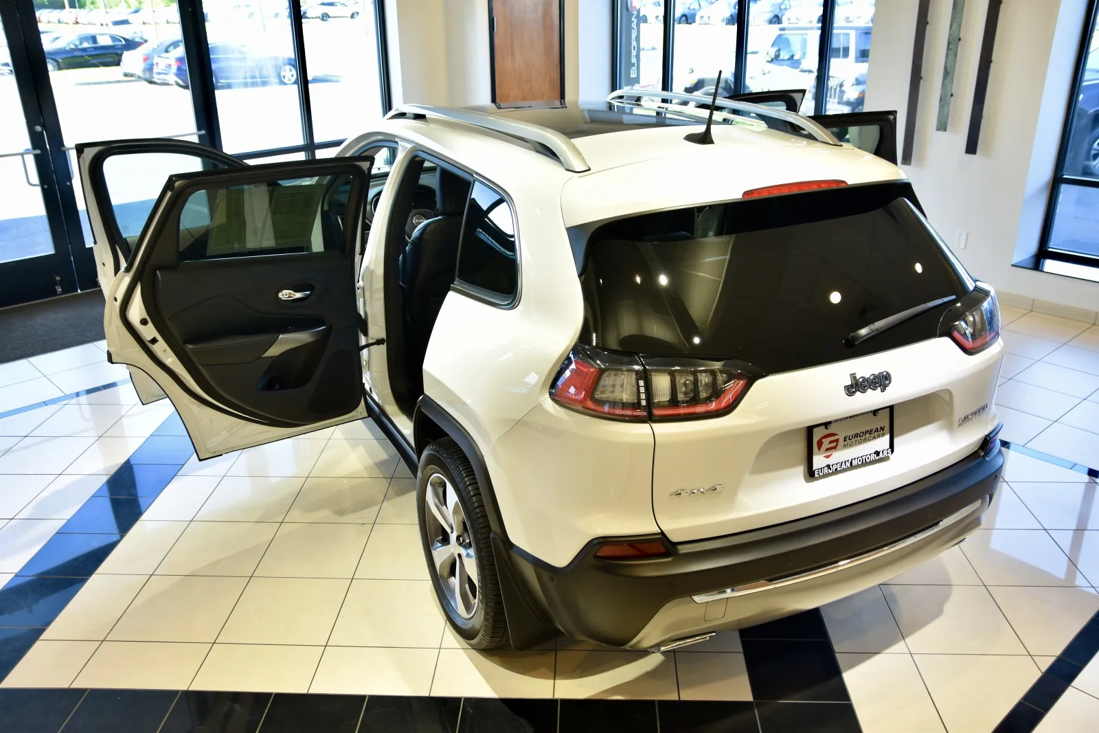 2021 Jeep Cherokee Limited photo 11