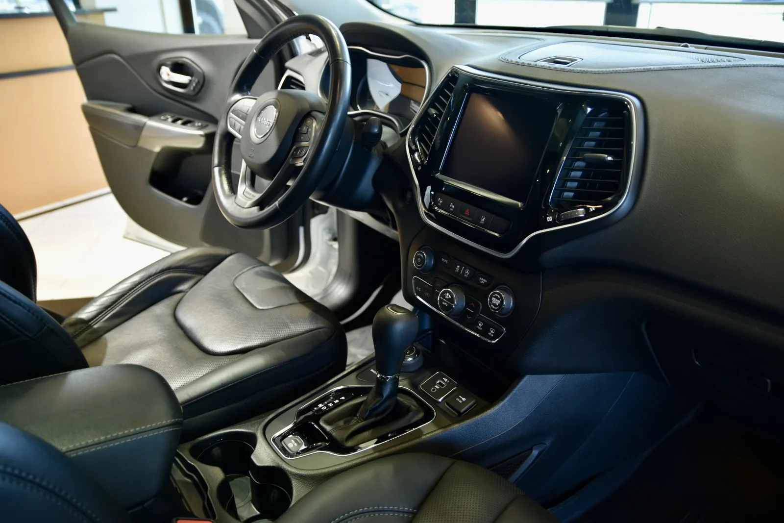 2021 Jeep Cherokee Limited photo 25