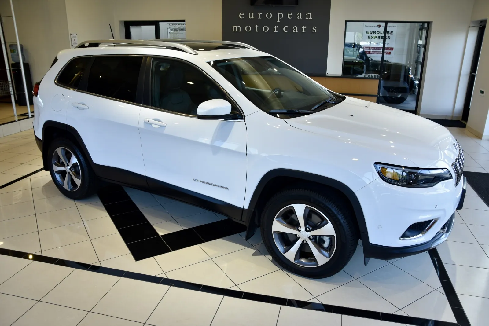 2021 Jeep Cherokee Limited photo 2
