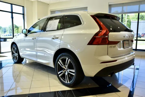 More photos of 2021 Volvo XC60 T6 Momentum at European Motorcars, CT