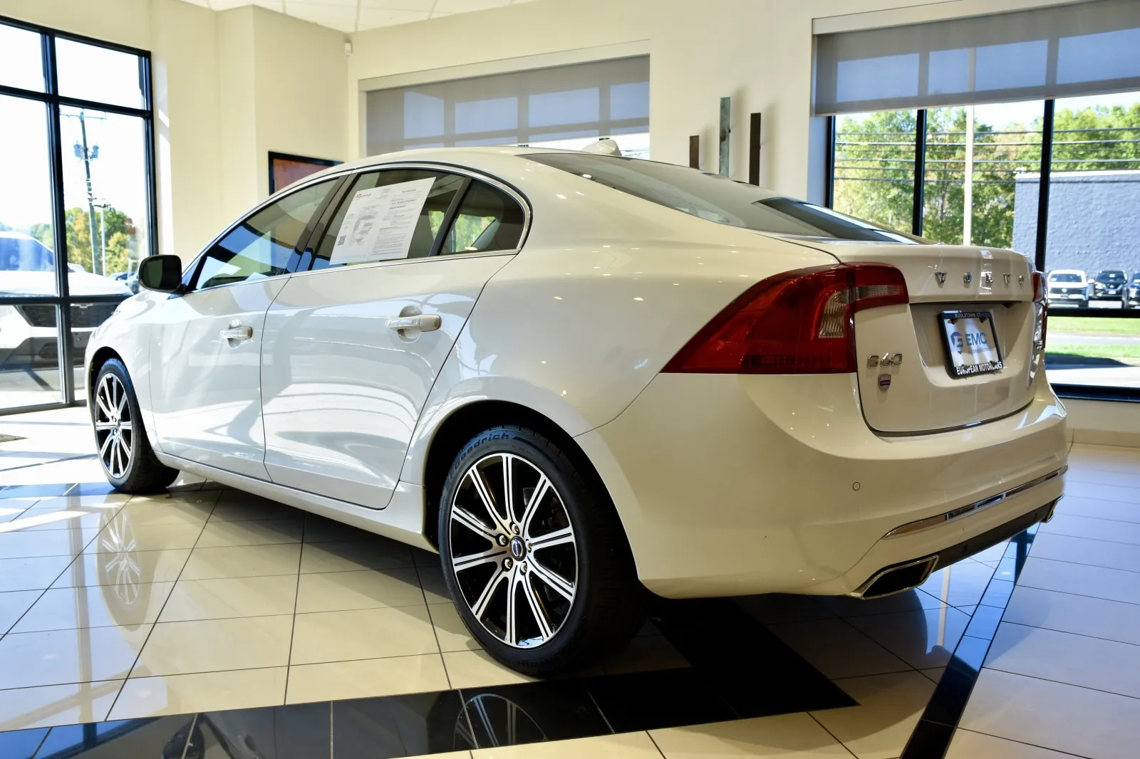 More photos of 2018 Volvo S60 T5 Inscription Platinum at European Motorcars, CT