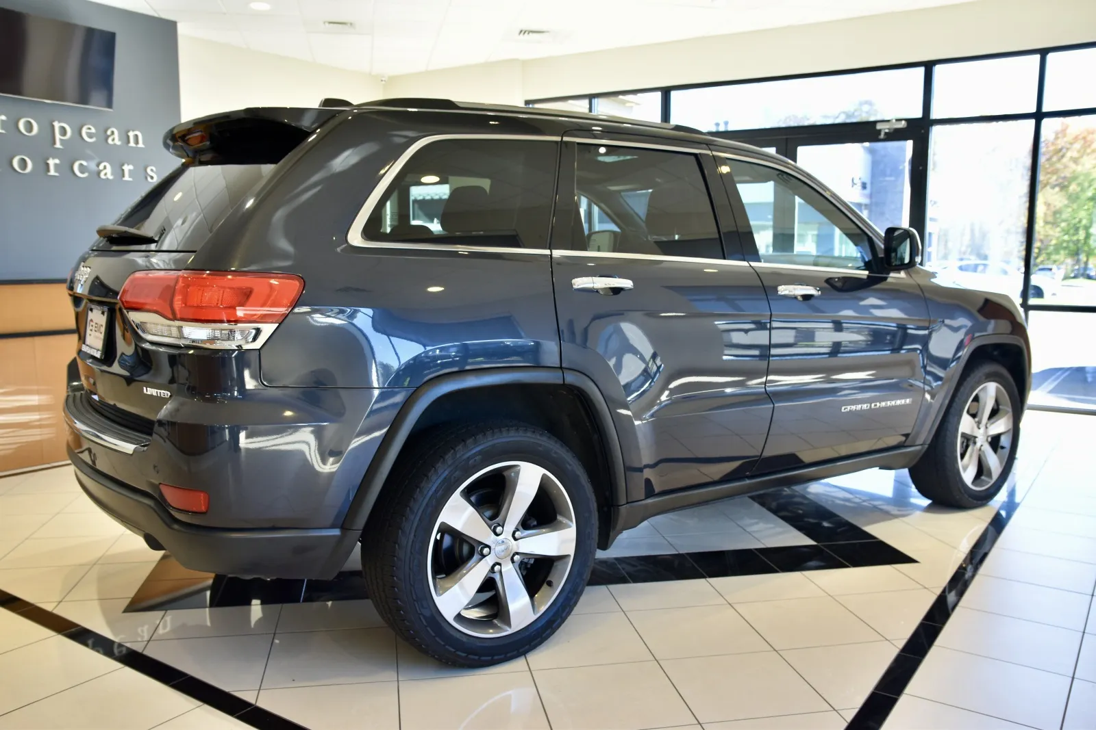 More photos of 2014 Jeep Grand Cherokee Limited at European Motorcars, CT