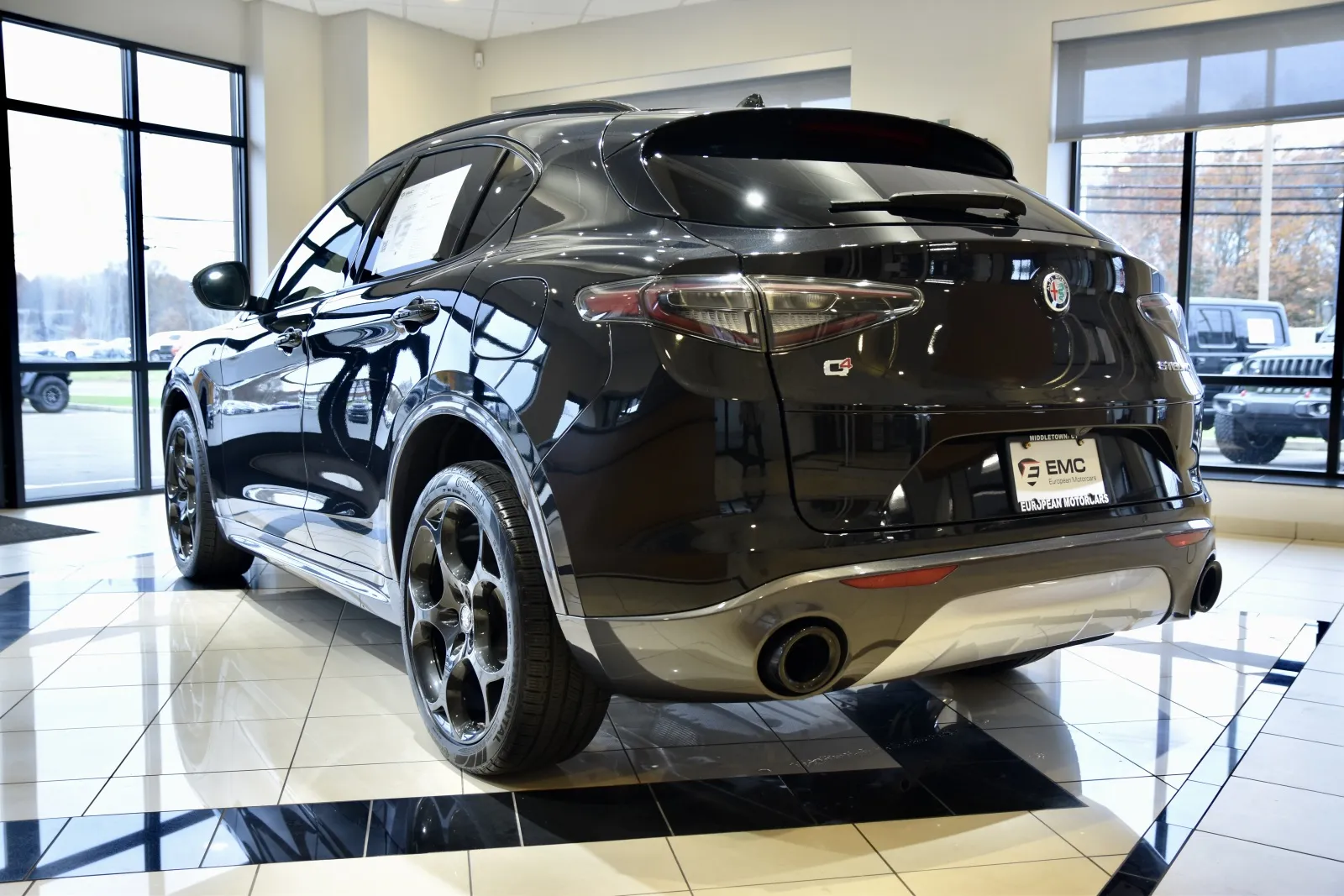 2024 Alfa Romeo Stelvio Ti photo 2