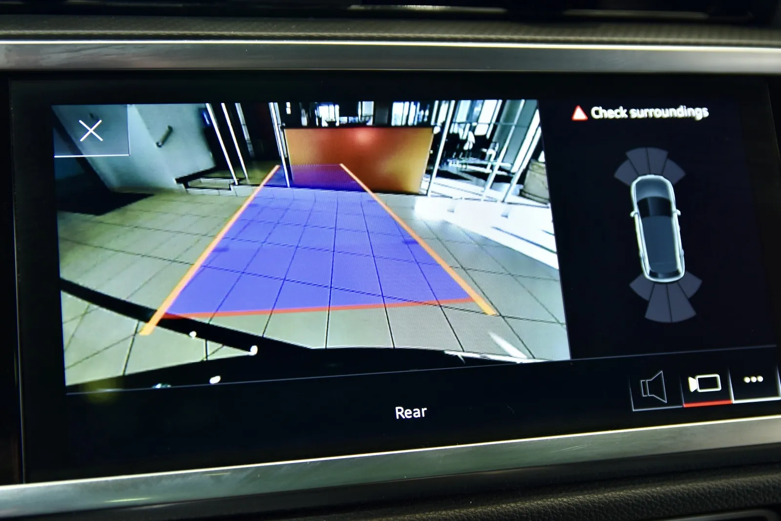 2024 Audi Q3 S line Premium 45 TFSI photo 4