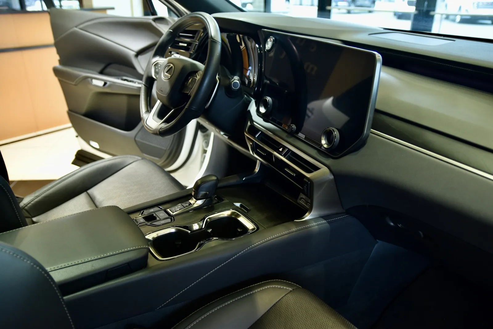 2023 Lexus RX 350 - Photo 24