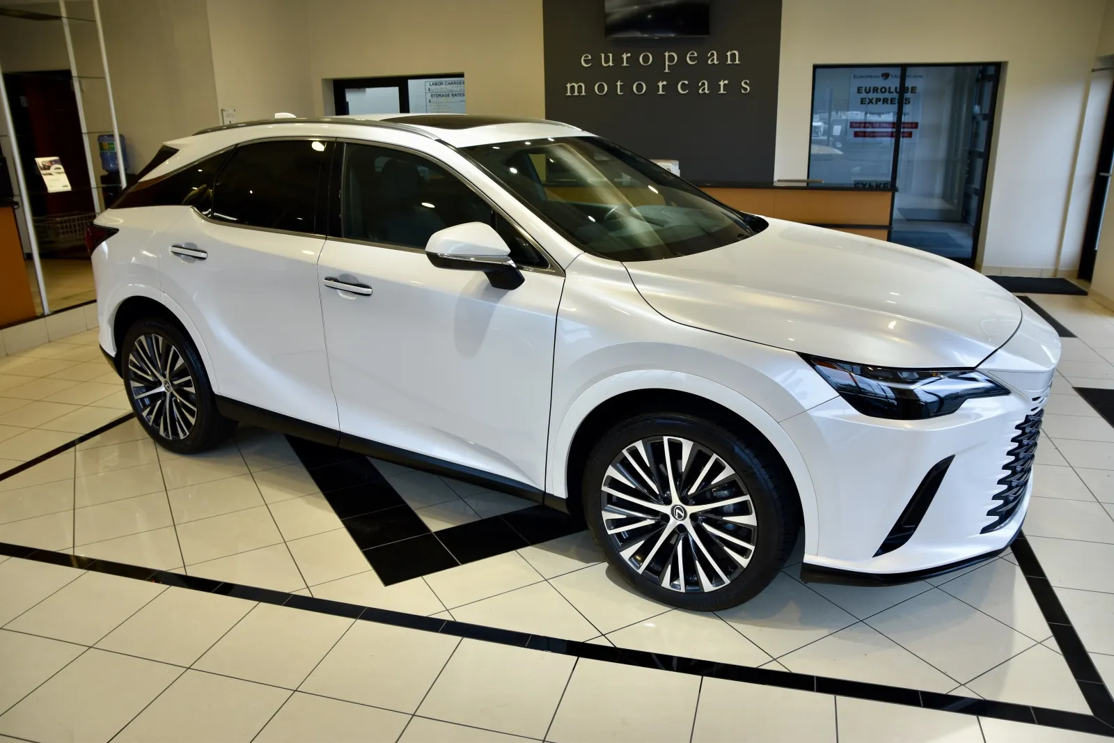 2023 Lexus RX 350 - Photo 7