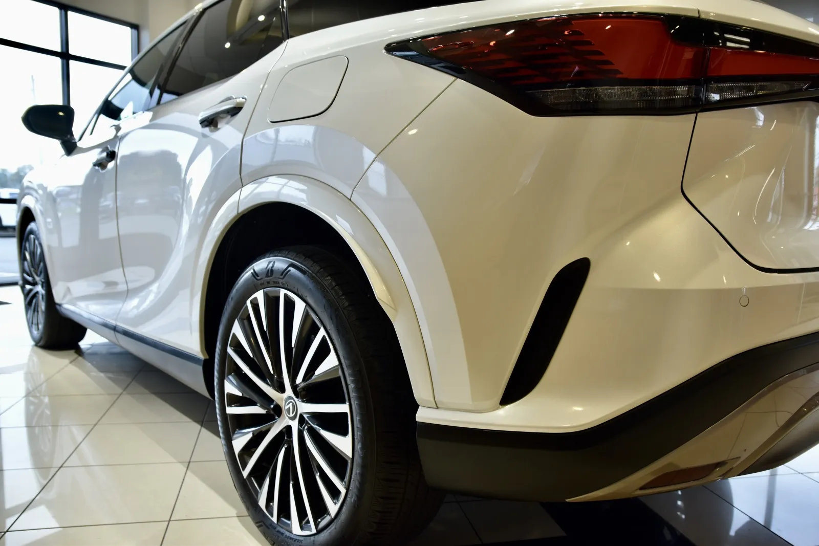 2023 Lexus RX 350 - Photo 9