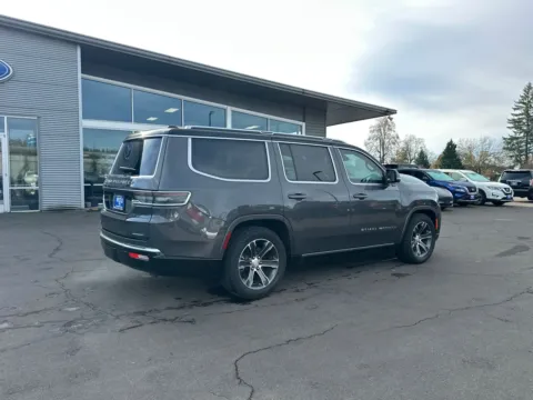 More photos of 2022 Jeep Grand Wagoneer Series I at Westlie Ford, WA