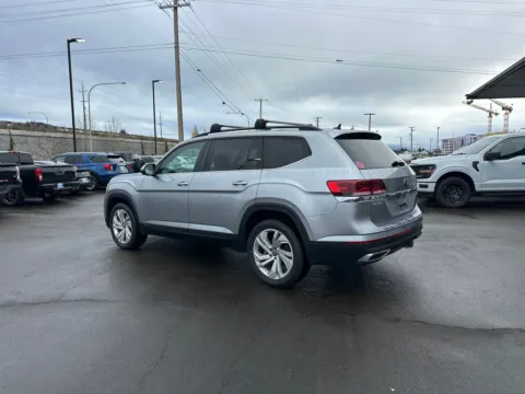 Another view of 2022 Volkswagen Atlas 3.6L V6 SE w/Technology for sale in Washougal, WA at Westlie Ford