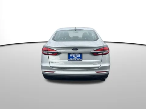 More photos of 2019 Ford Fusion SE at Westlie Ford, WA