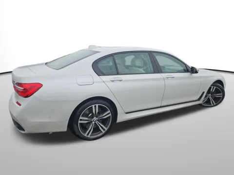 More photos of 2017 BMW 7 Series 750i at Westlie Ford, WA