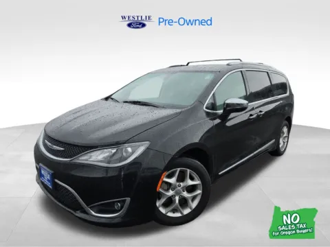 Black 2020 Chrysler Pacifica Limited for sale in Washougal, WA