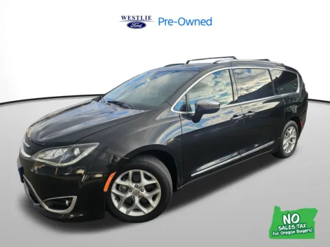 Black 2020 Chrysler Pacifica Limited for sale in Washougal, WA