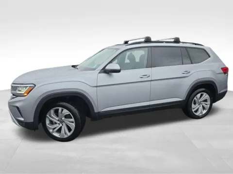 Photos of 2022 Volkswagen Atlas 3.6L V6 SE w/Technology for sale in Washougal, WA at Westlie Ford