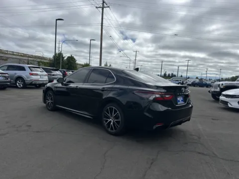 More photos of 2021 Toyota Camry SE at Westlie Ford, WA