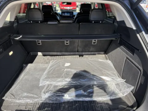 More photos of 2023 Lincoln Nautilus Reserve at Westlie Ford, WA