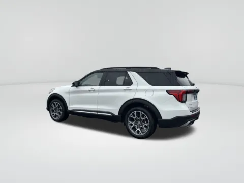 Another view of 2025 Ford Explorer Platinum for sale in Washougal, WA at Westlie Ford