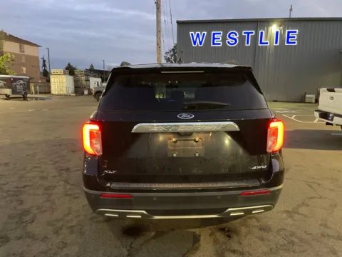 More photos of 2024 Ford Explorer XLT at Westlie Ford, WA