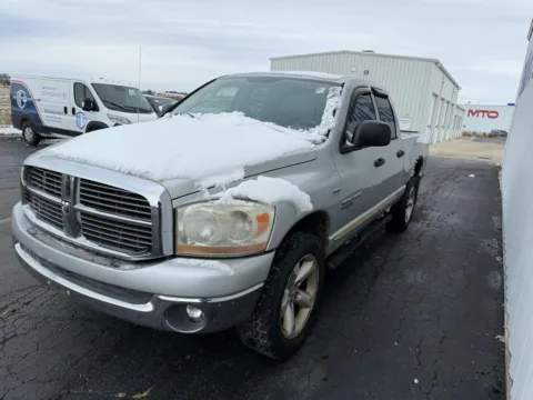 More photos of 2006 Dodge Ram 1500 SLT at St. Marys CDJR, OH