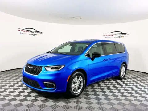 More photos of 2026 Chrysler Pacifica Select at St. Marys CDJR, OH