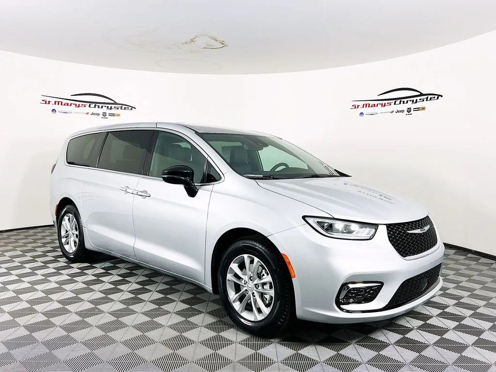 Silver 2026 Chrysler Pacifica Select for sale in Saint Marys, OH