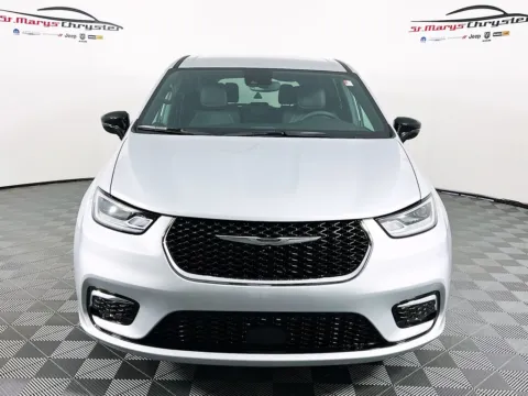 Another view of 2026 Chrysler Pacifica Select for sale in Saint Marys, OH at St. Marys CDJR