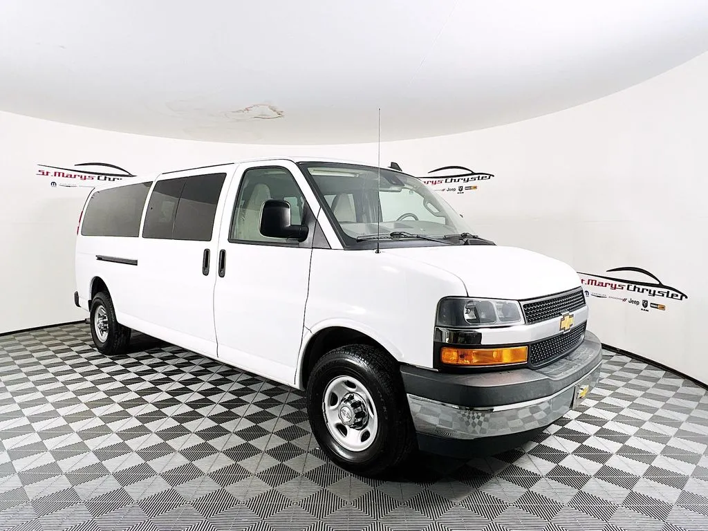 White 2019 Chevrolet Express 3500 LT for sale in Saint Marys, OH