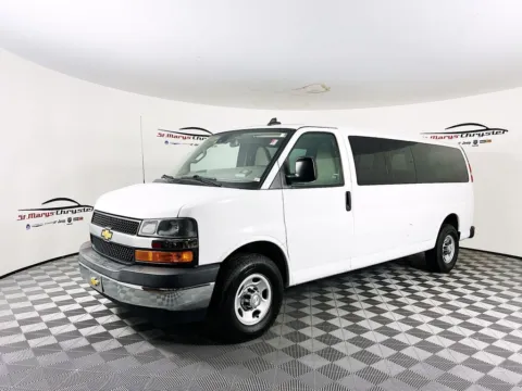 More photos of 2019 Chevrolet Express 3500 LT at St. Marys CDJR, OH