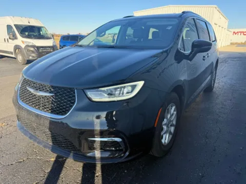 More photos of 2021 Chrysler Pacifica Touring L at St. Marys CDJR, OH