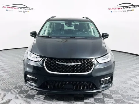 Another view of 2021 Chrysler Pacifica Touring L for sale in Saint Marys, OH at St. Marys CDJR