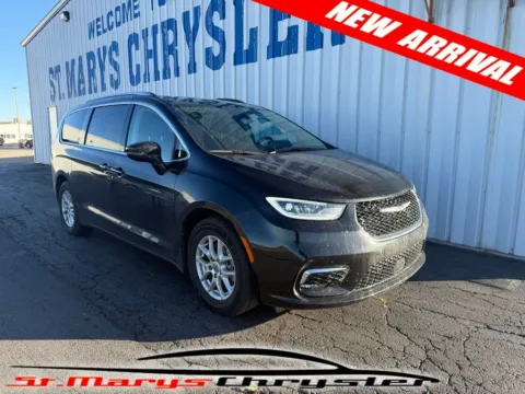 Black 2021 Chrysler Pacifica Touring L for sale in Saint Marys, OH