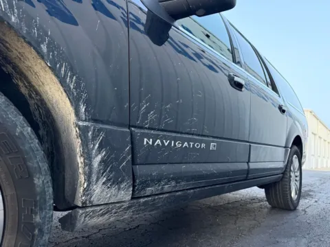 More photos of 2011 Lincoln Navigator L at St. Marys CDJR, OH