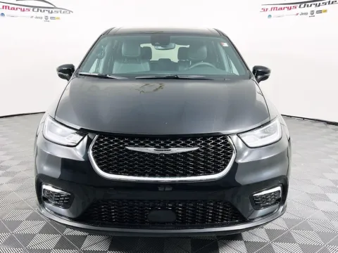 Another view of 2026 Chrysler Pacifica Select for sale in Saint Marys, OH at St. Marys CDJR