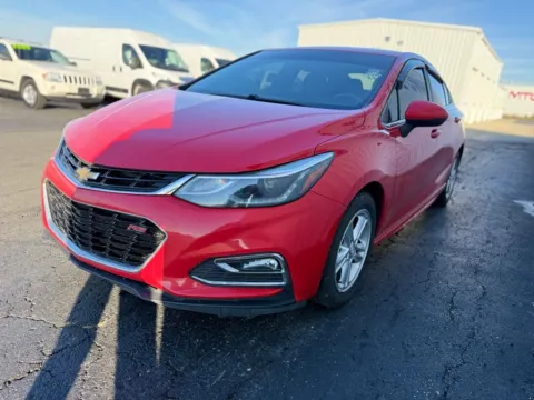 More photos of 2016 Chevrolet Cruze LT at St. Marys CDJR, OH