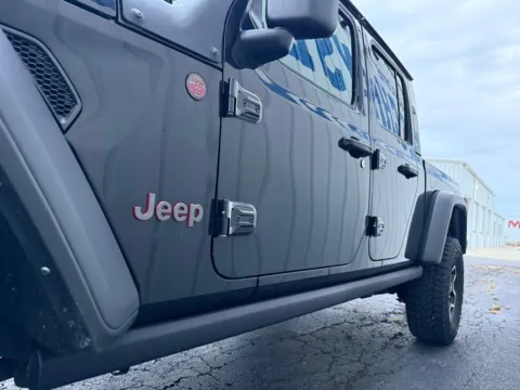 More photos of 2021 Jeep Gladiator Rubicon at St. Marys CDJR, OH