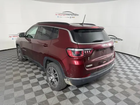 More photos of 2020 Jeep Compass Latitude at St. Marys CDJR, OH