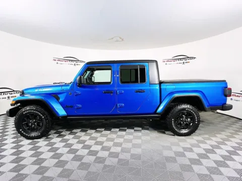 More photos of 2024 Jeep Gladiator Willys at St. Marys CDJR, OH