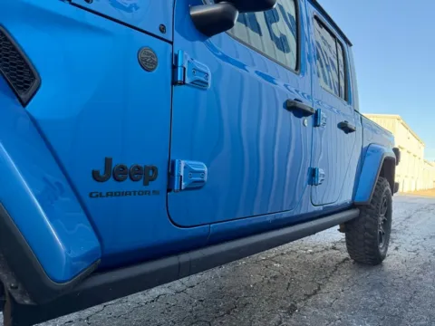 More photos of 2024 Jeep Gladiator Willys at St. Marys CDJR, OH