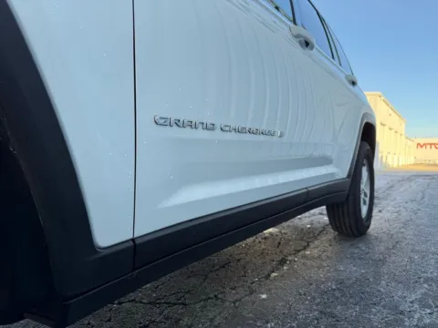 More photos of 2024 Jeep Grand Cherokee Laredo at St. Marys CDJR, OH