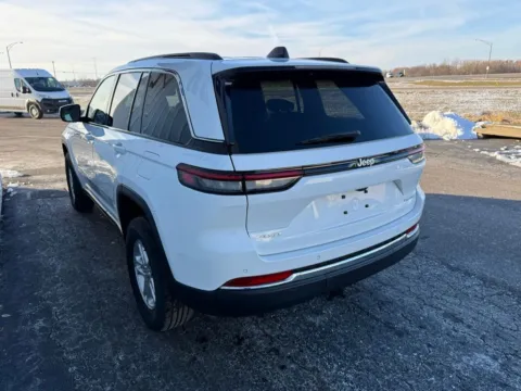 More photos of 2024 Jeep Grand Cherokee Laredo at St. Marys CDJR, OH