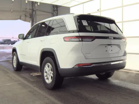 More photos of 2024 Jeep Grand Cherokee Laredo at St. Marys CDJR, OH